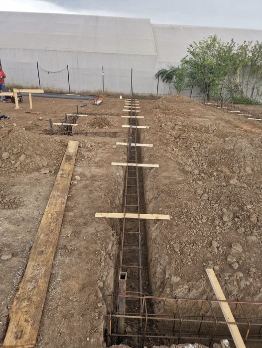 Vand garaje auto pe structura metalica