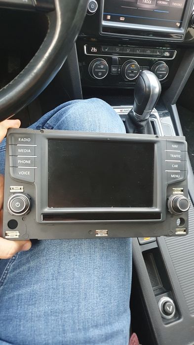 Дисплей за мултимедия  пасат Б8
