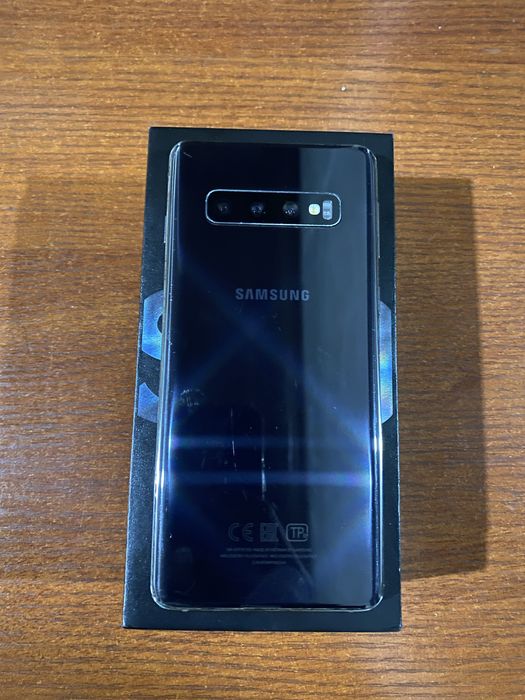 Samsung S10 8/128 gb