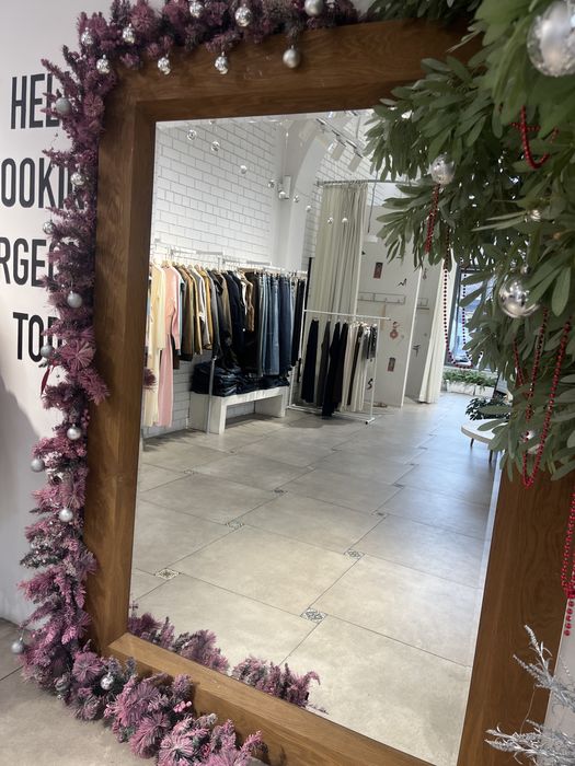 Торговое оборудование и мебель