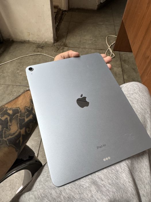 iPad Air 13” (M2, 128 ГБ, Wi-Fi)