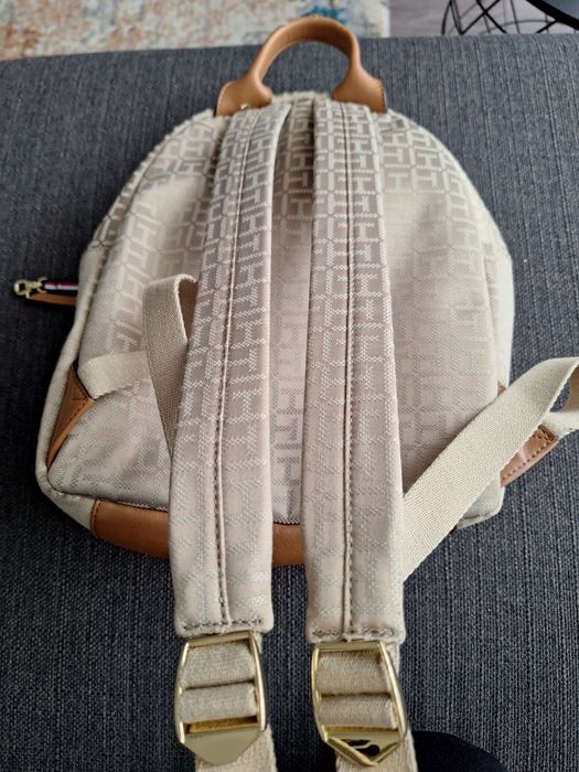 Rucsac femei Tommy Hilfinger maro/auriu