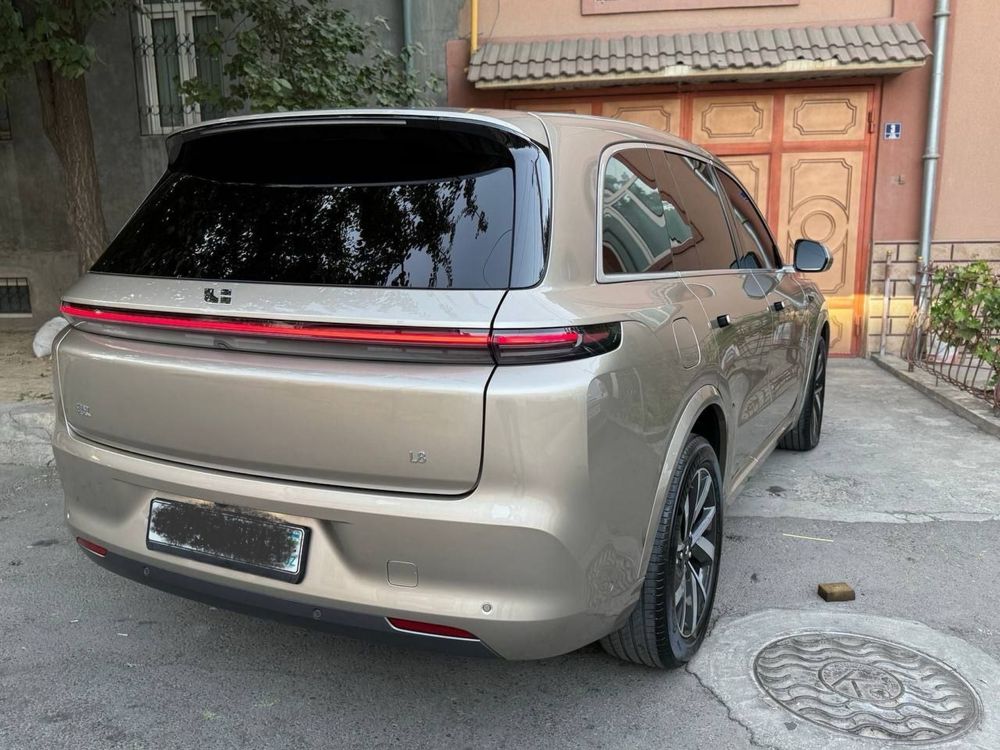 Lixiang L8 max 2023 йил