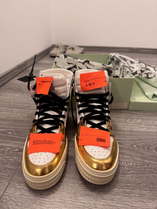 Papuci off white
