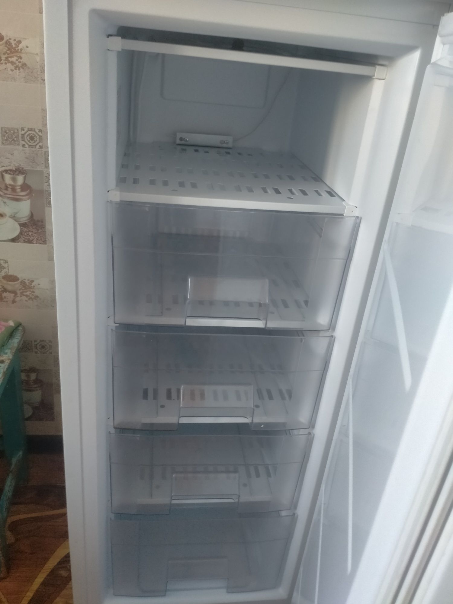 Продам морозильную камеру