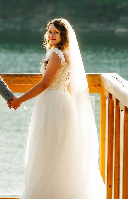 Vând rochie de mireasă Valerie Mariage, voal si crinolină incluse