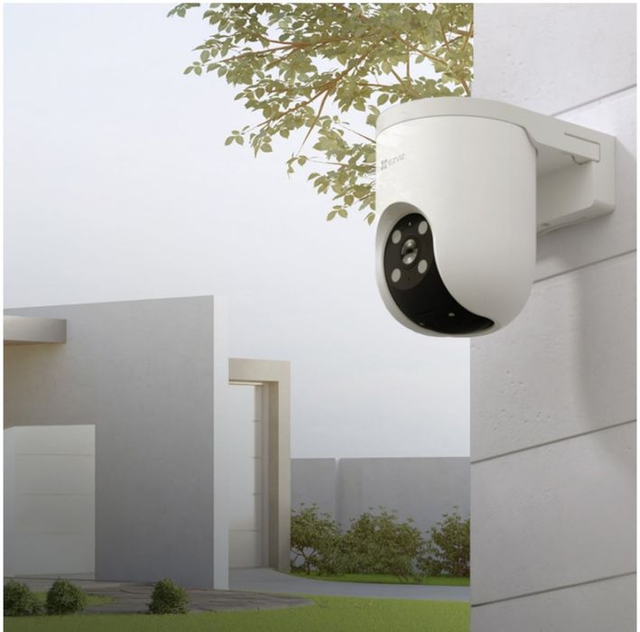 Montez camere de supraveghere exterior/interior, care pot fi accesate