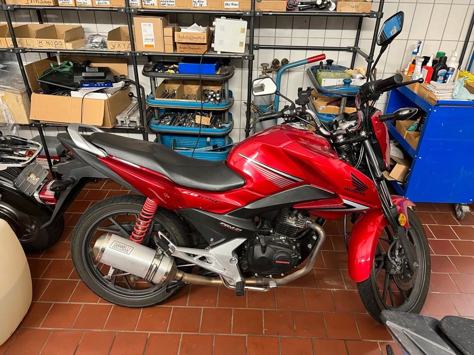 HONDA CB 125F 125R IMPECABILA Imp Germania! ( CBF 16 ani A1 CBR YZF )