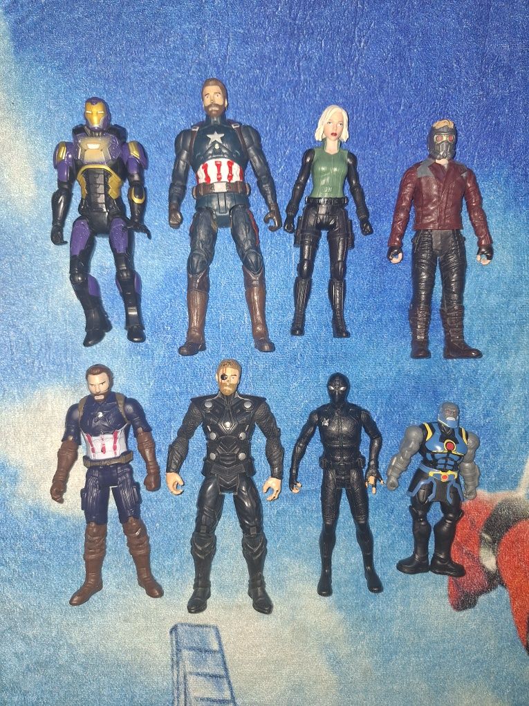 Supereroi figurine Marvel și Ben 10