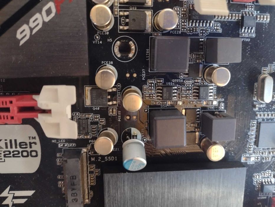 Asrock Fatal1ty 990FX Killer + AMD Phenom II