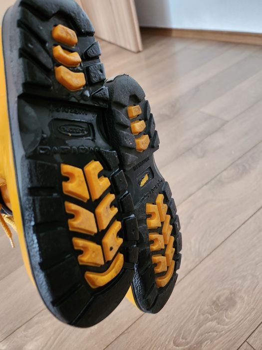 Жълти гумени ботуши детски