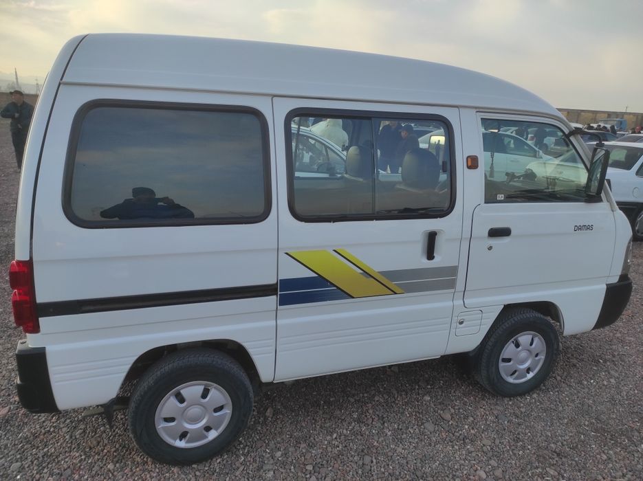 Moshina tozza solondan olingan kiraskasi tozza ishga uyga haydalgan