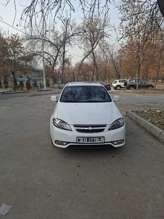Chevrolet Lacetti, 3 позиция 2021 года