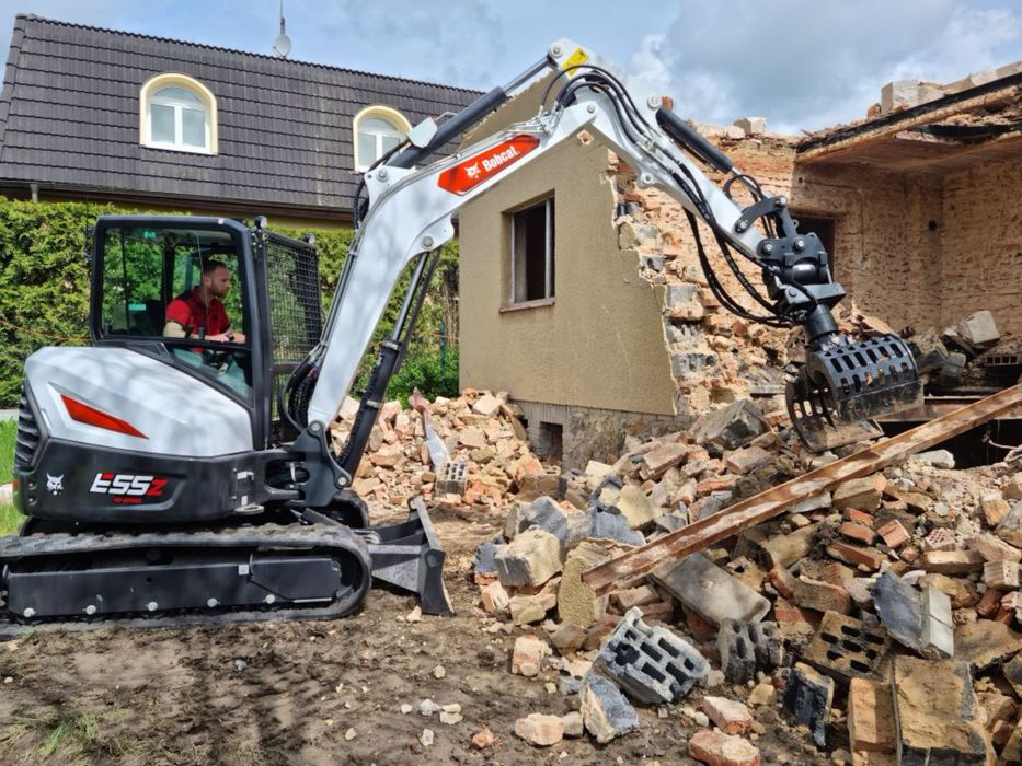 De vanzare pamant negru gradina.nisip.balast.moloz.bobcat.DEMOLARI
