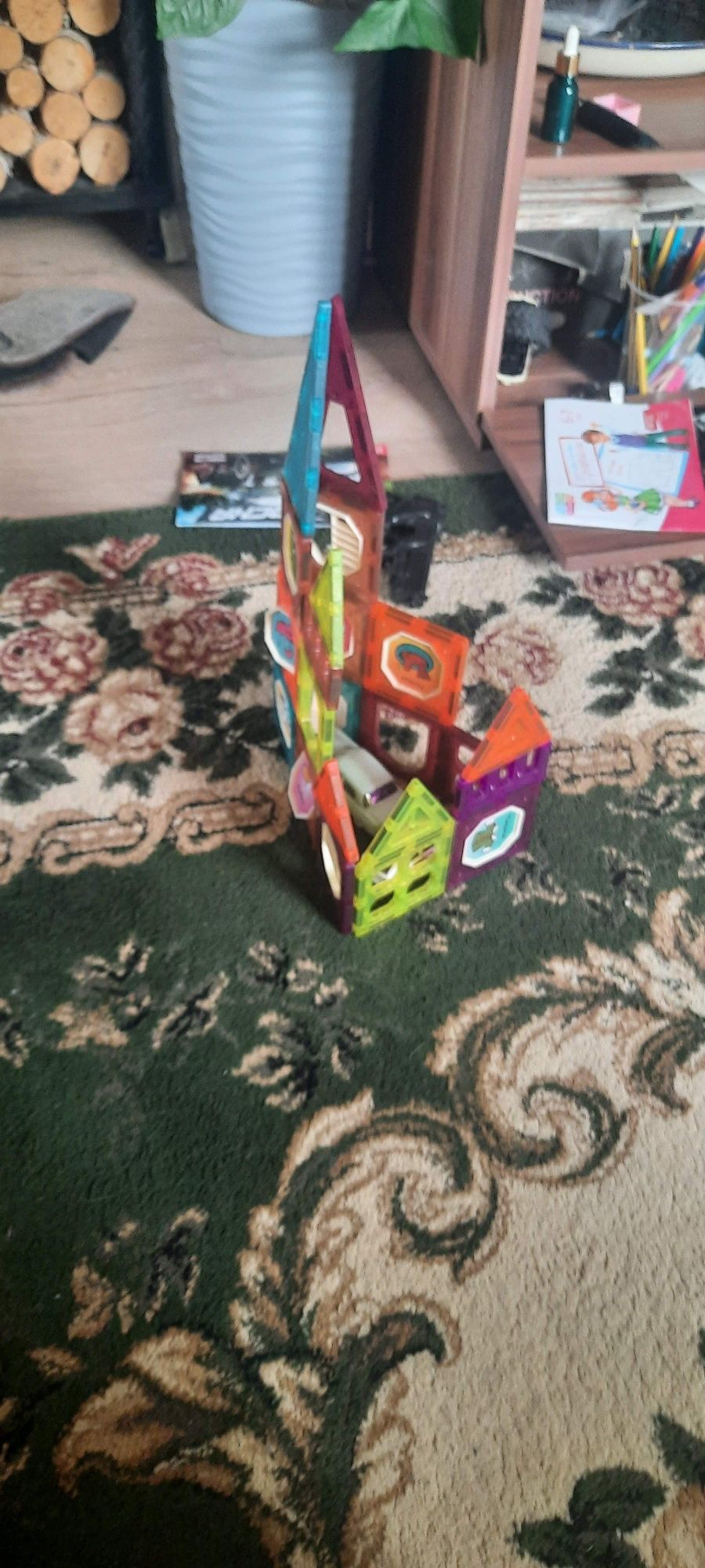 Продам ковёр 2×4.
