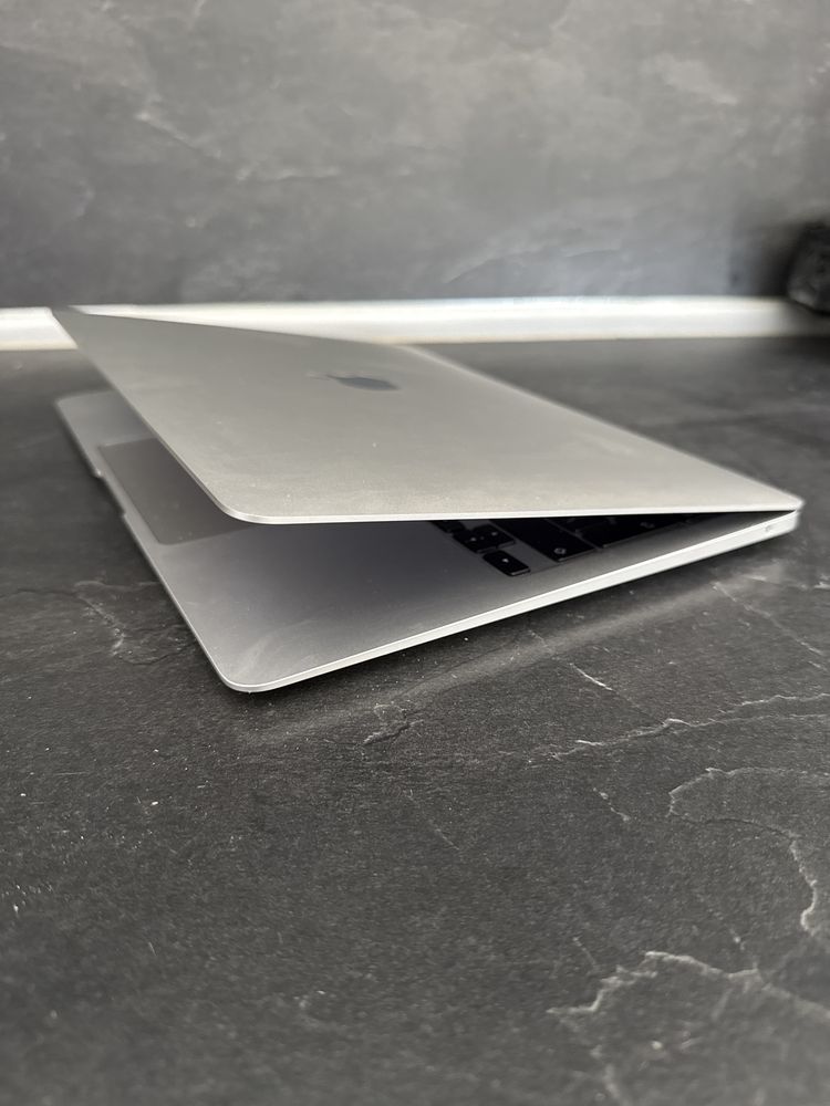 Mac Book Air M1 256GB 8 RAM 100% Батерия
