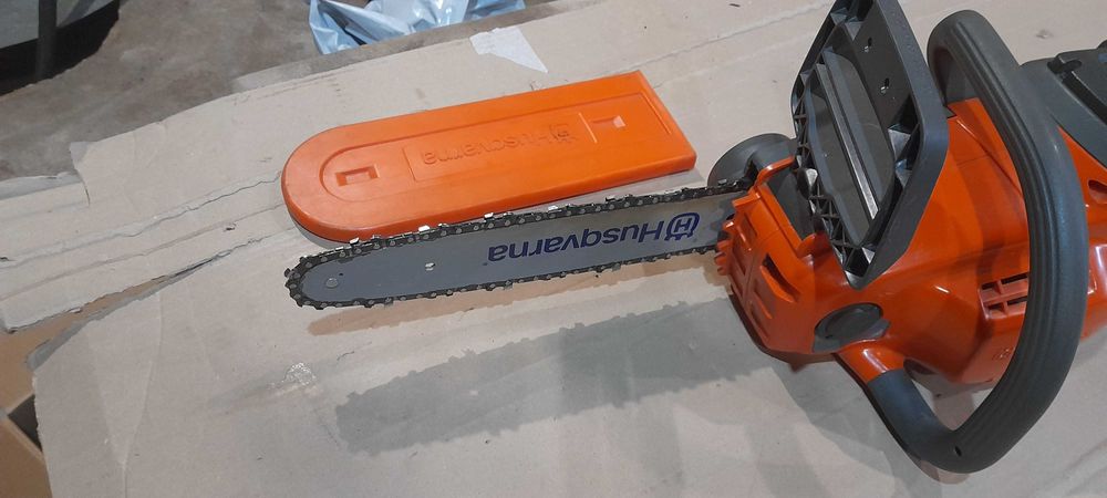 Акумулаторна резачка хускварна