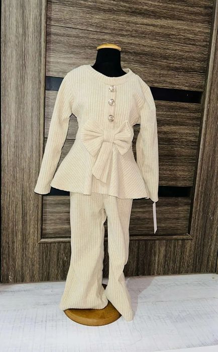 Compleu pentru fetițe