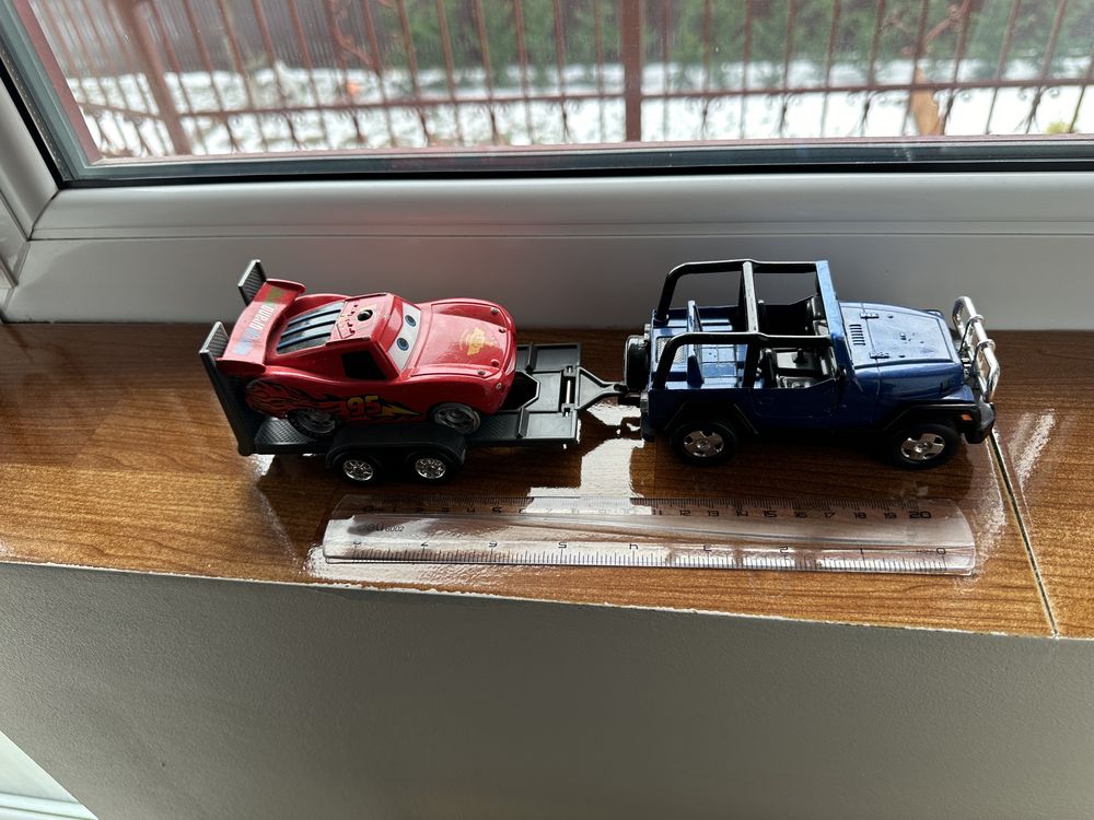 Jeep wrangler cu remorca scara 1:43