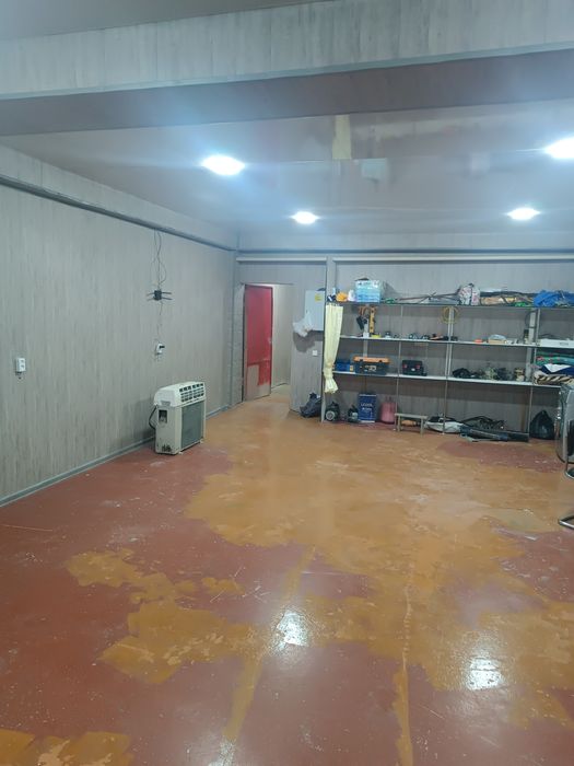 Сдаётся часть помещение под мастерскую