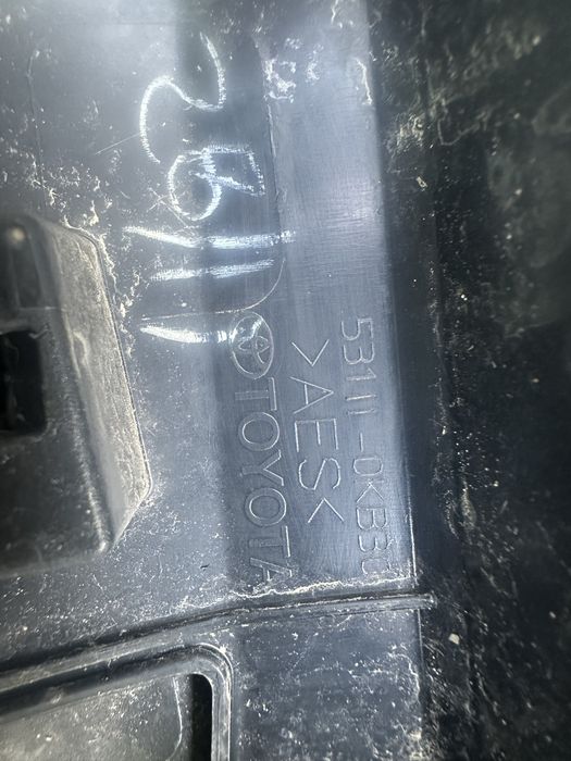 Grilă radiator toyota hylux.