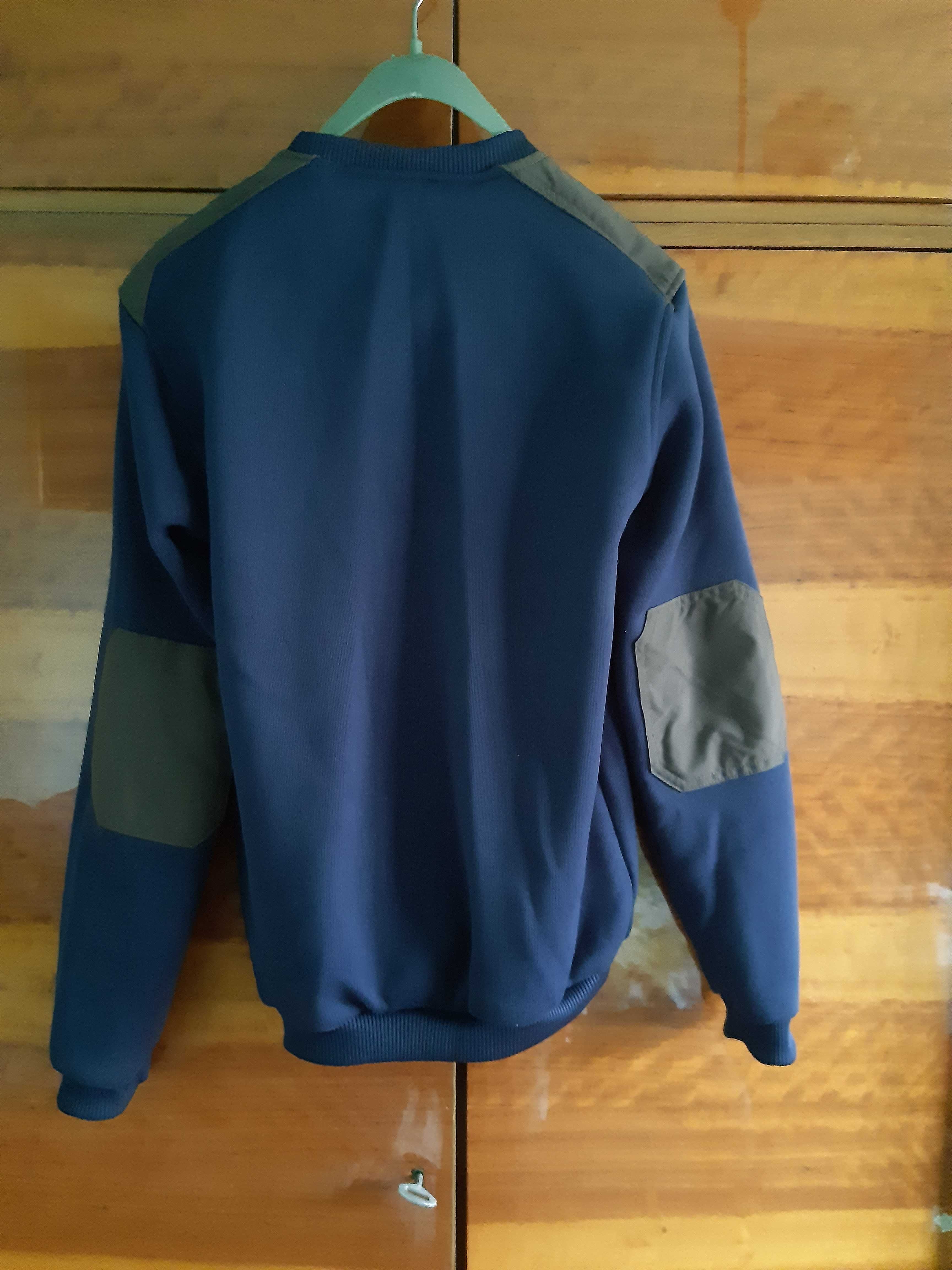 vand pulover original marca Solognac nou cu eticheta marimea S