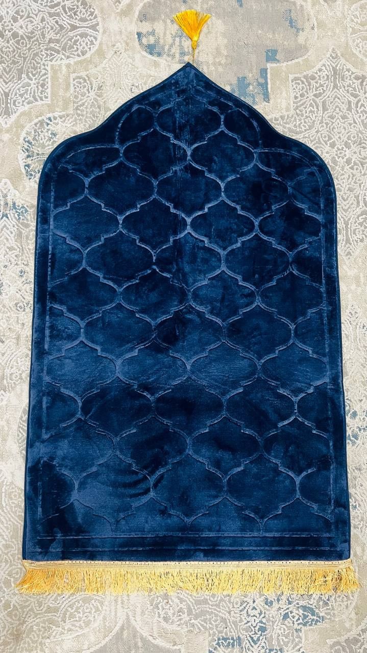 Жайнамаз Кәусар, молитвеный коврик