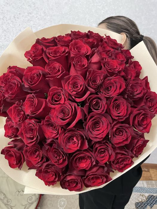 Цветы Актобе Розы 53 штук