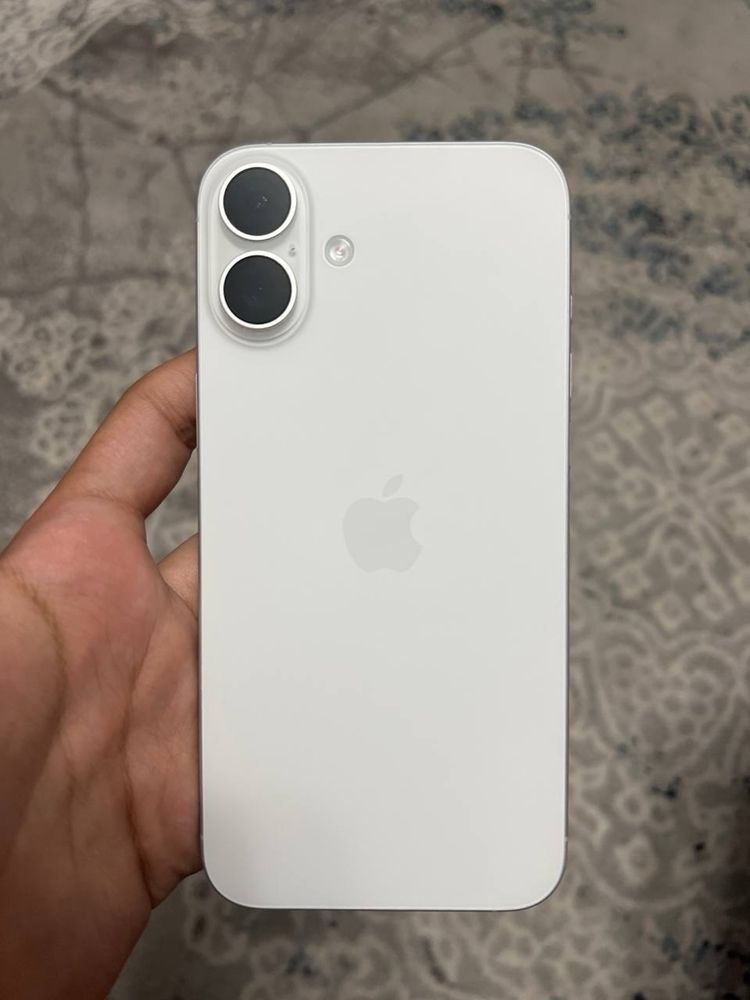 Продается срочно iPhone 16 plus 8/126