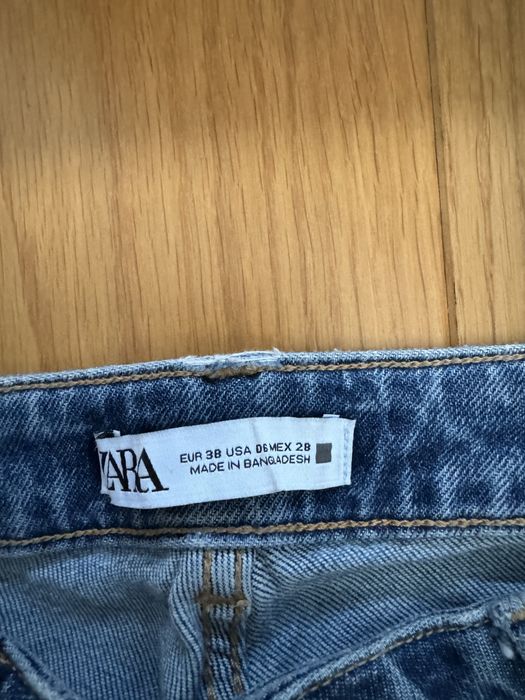 Дънки с копчета Zara