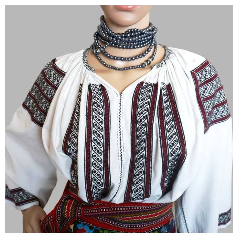 Costum popular vechi autentic lucrat manual masura M