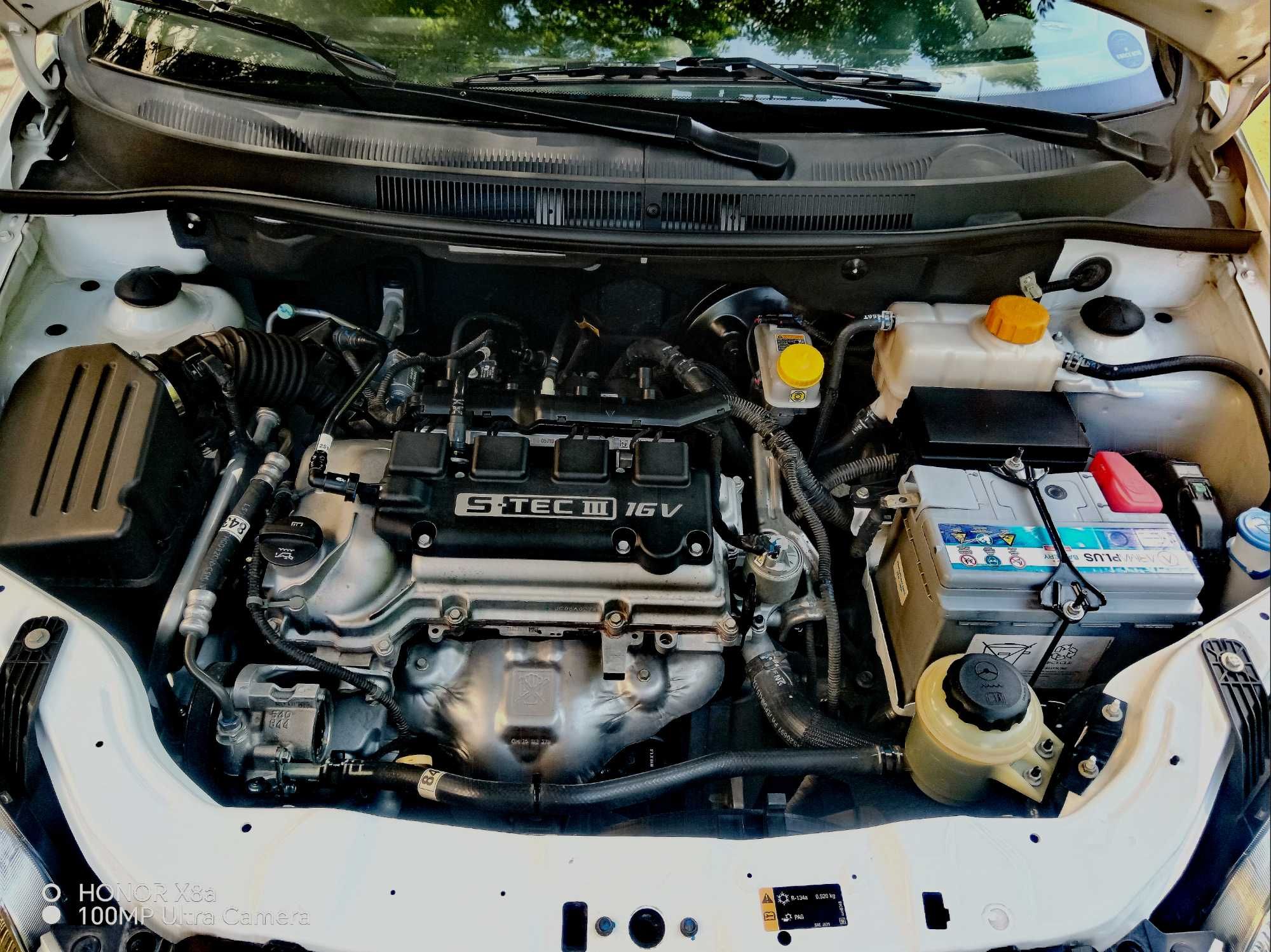 Автомобил Нексия3