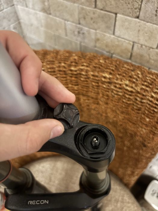 Вилка Rockshox Recon air 29