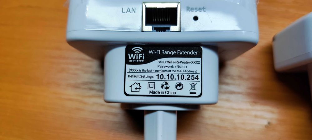 O bucata 300Mbps Wireless WiFi Repeater 2.4G Wifi Extender Amplifier