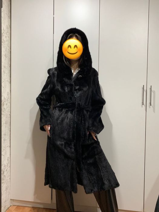 Продам шубу женскую