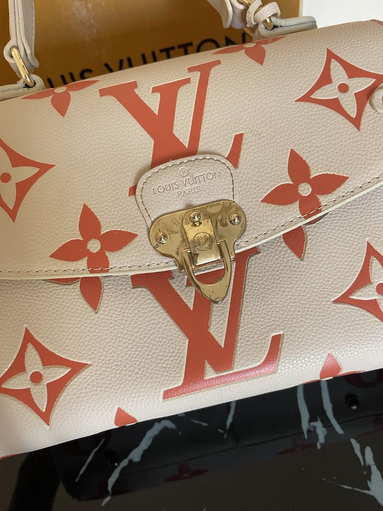 Дамска чанта Louis Vuitton беж