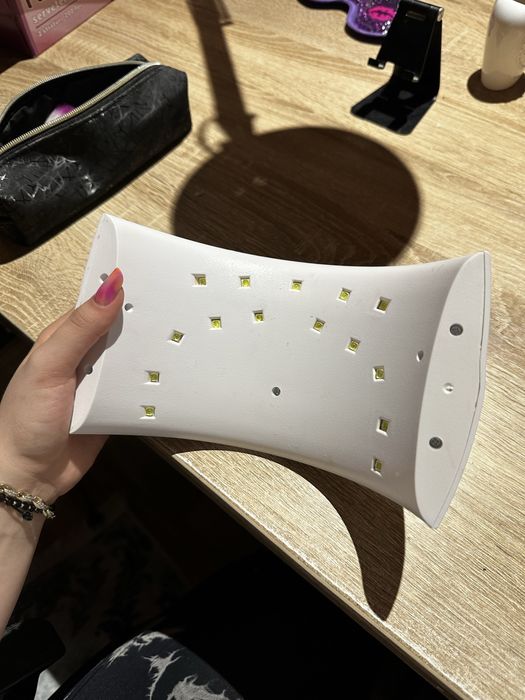 Vand lampa uv manichiura