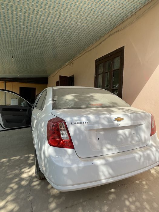 Gentra avtomabili sotiladi