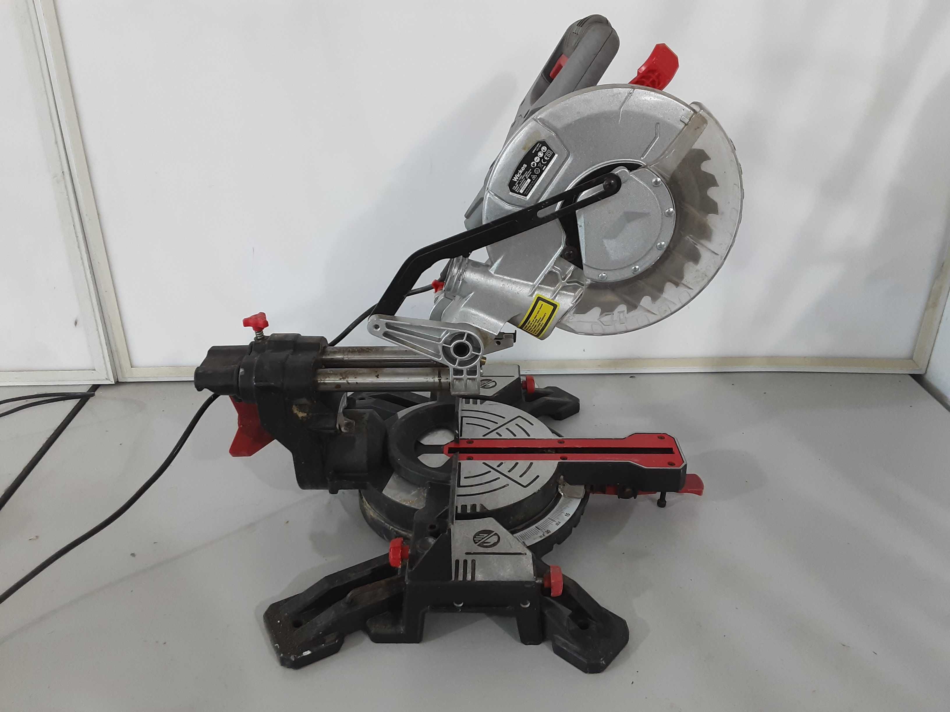 Циркуляр пендула - Wickes 1500W / 210mm