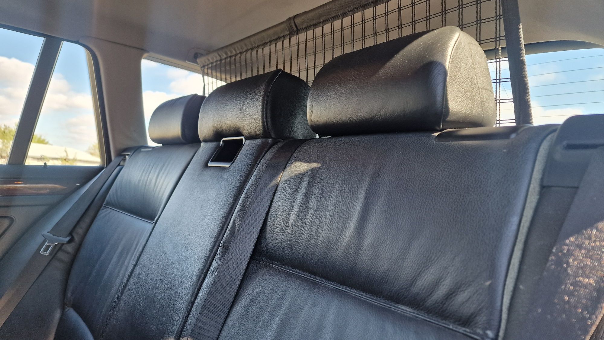 Продавам или заменям БМВ Е 46 330XI