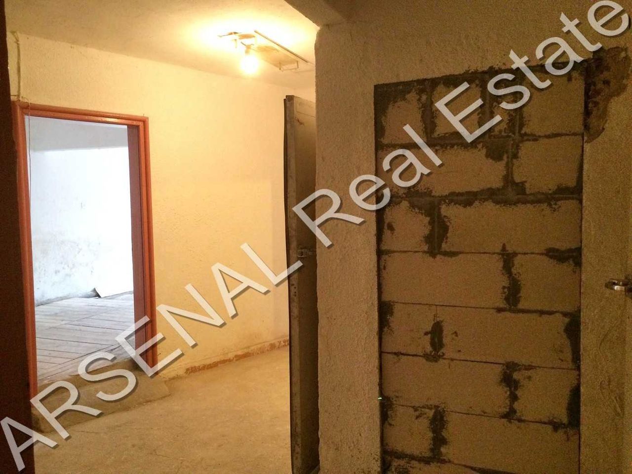 Дава се под наем Офис в София, Център - 140 кв.м за 500 € - Снимка #1