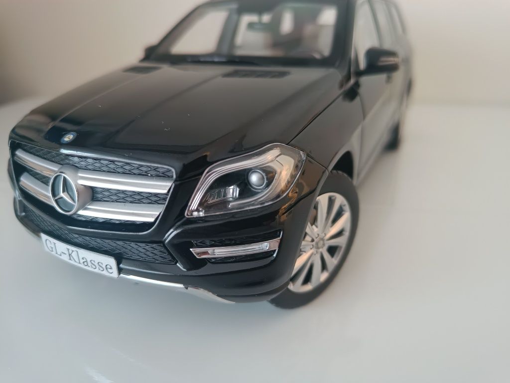 Mercedes GL, Norev 1:18