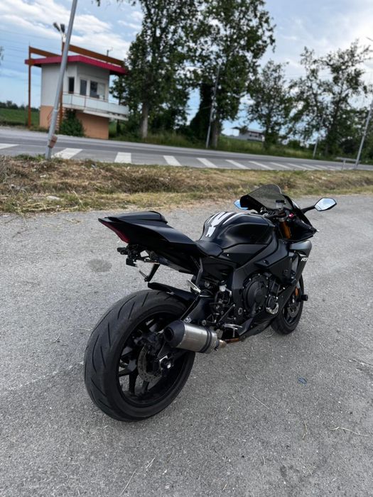 Yamaha r 1  supersport foarte agresiva