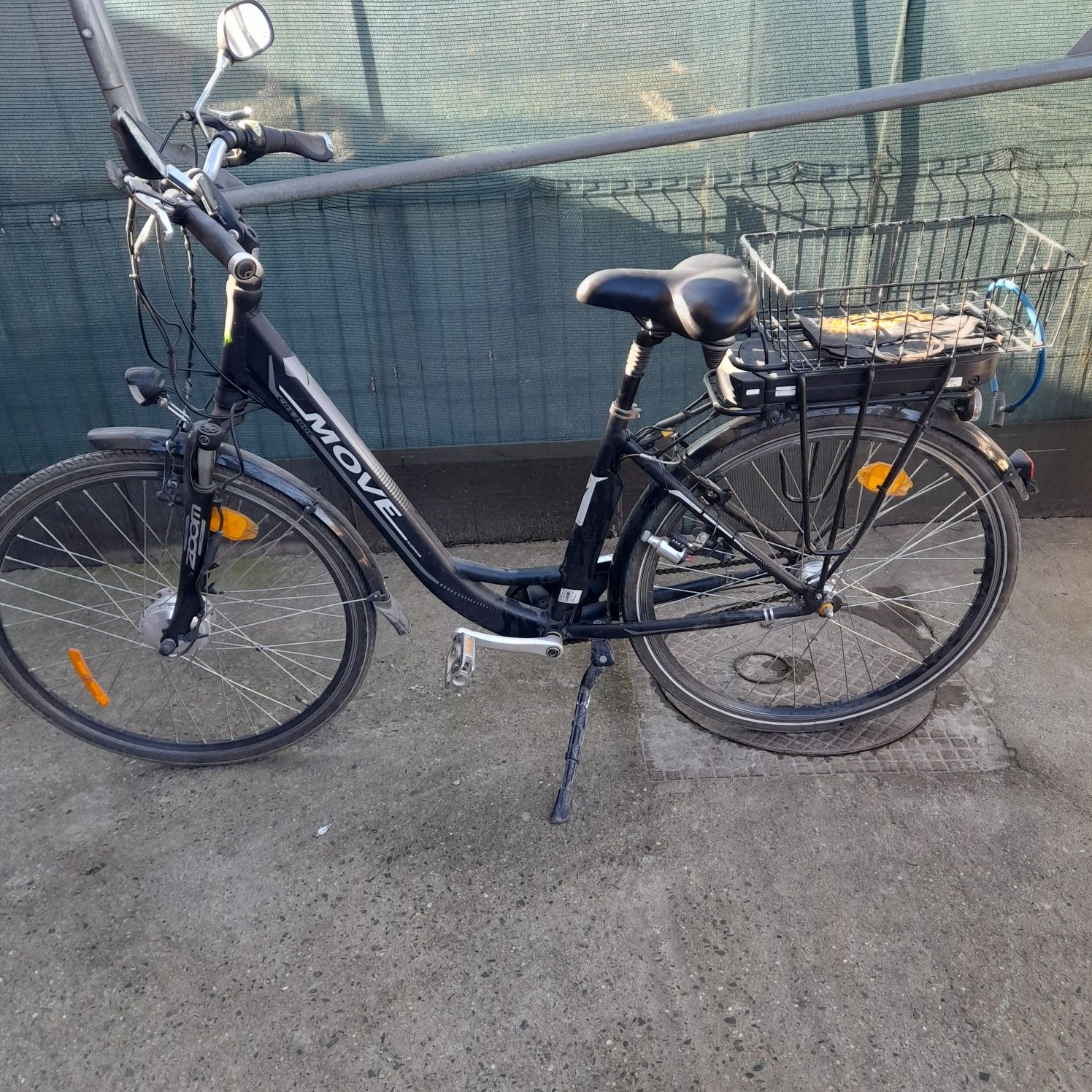 Bicicleta asistata electric Move 200e