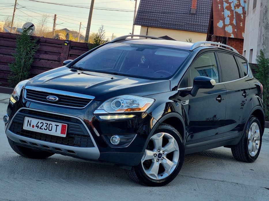 Ford Kuga//TITANIUM//FULL//4 x 4//2012//Panoramic//Xenon