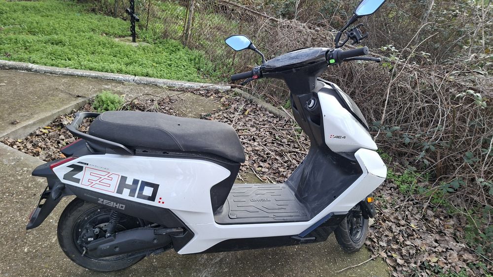 Scuter electric Zeeho AE4 2025 45km/h