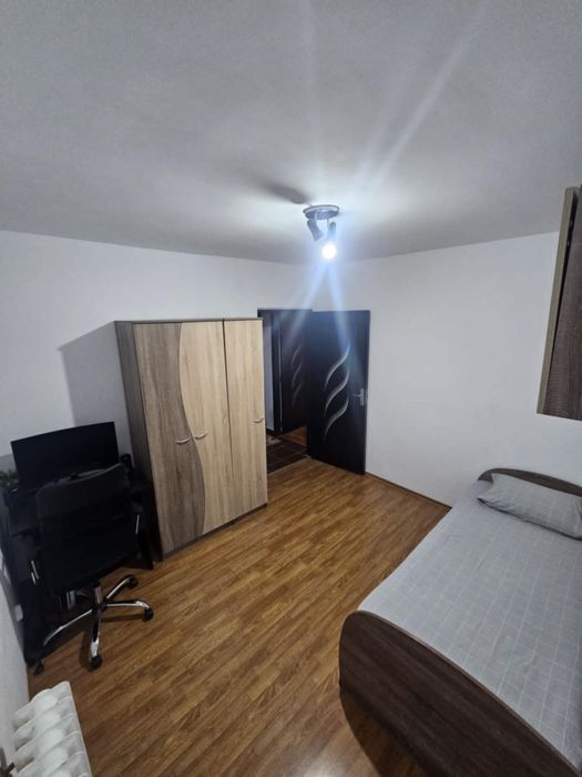 Inchiriez apartament