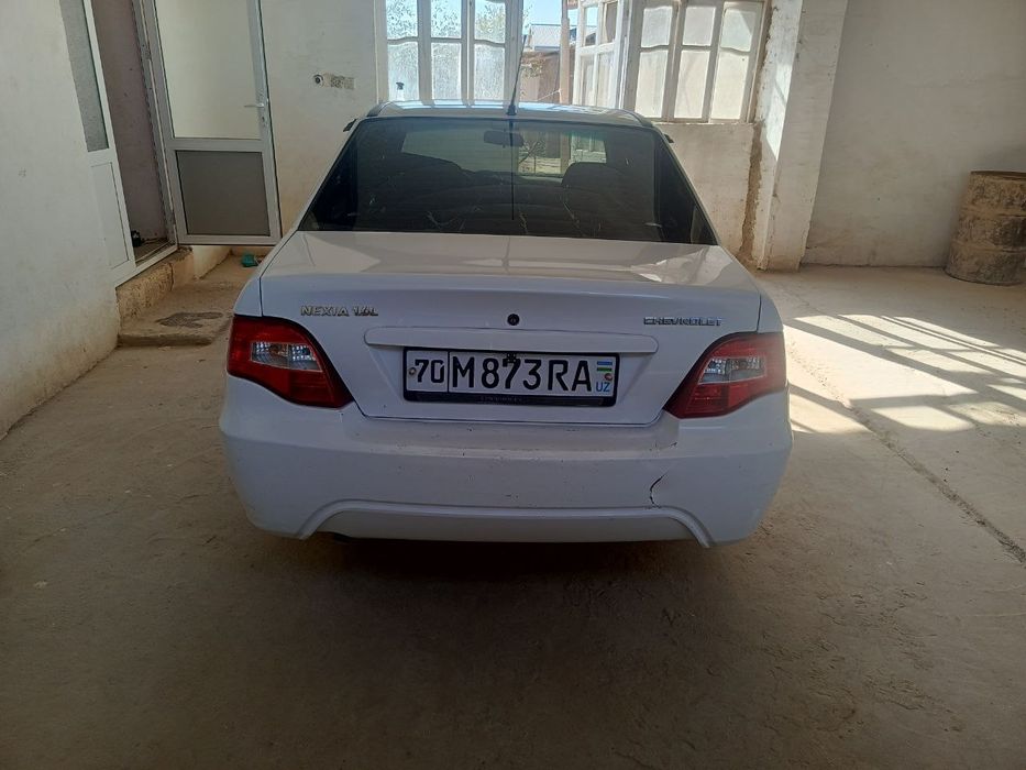 Nexia 2 xolati yaxshi yurib turgan moshina