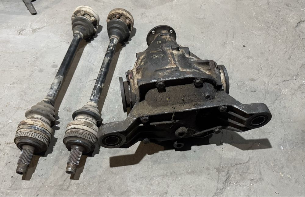 Диференциал 3.15 с полуоски bmw e36