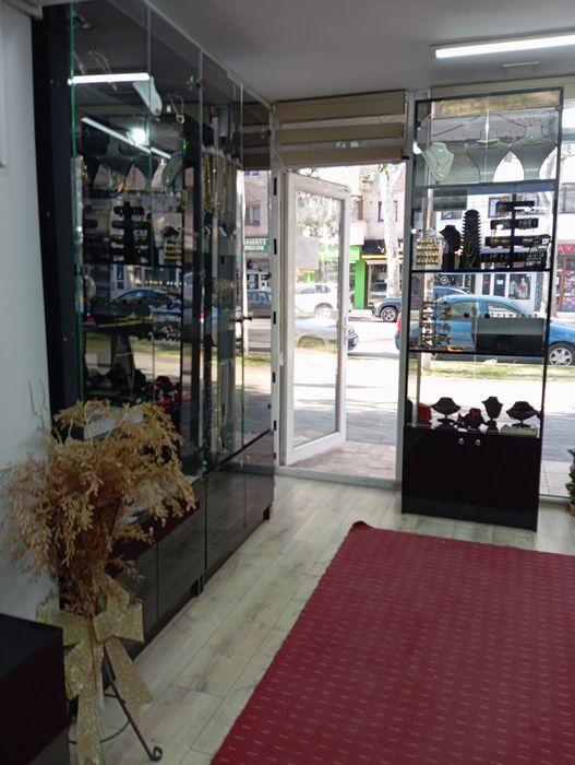 Vitrin toate Mobilier